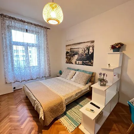 Apartment Colorita *